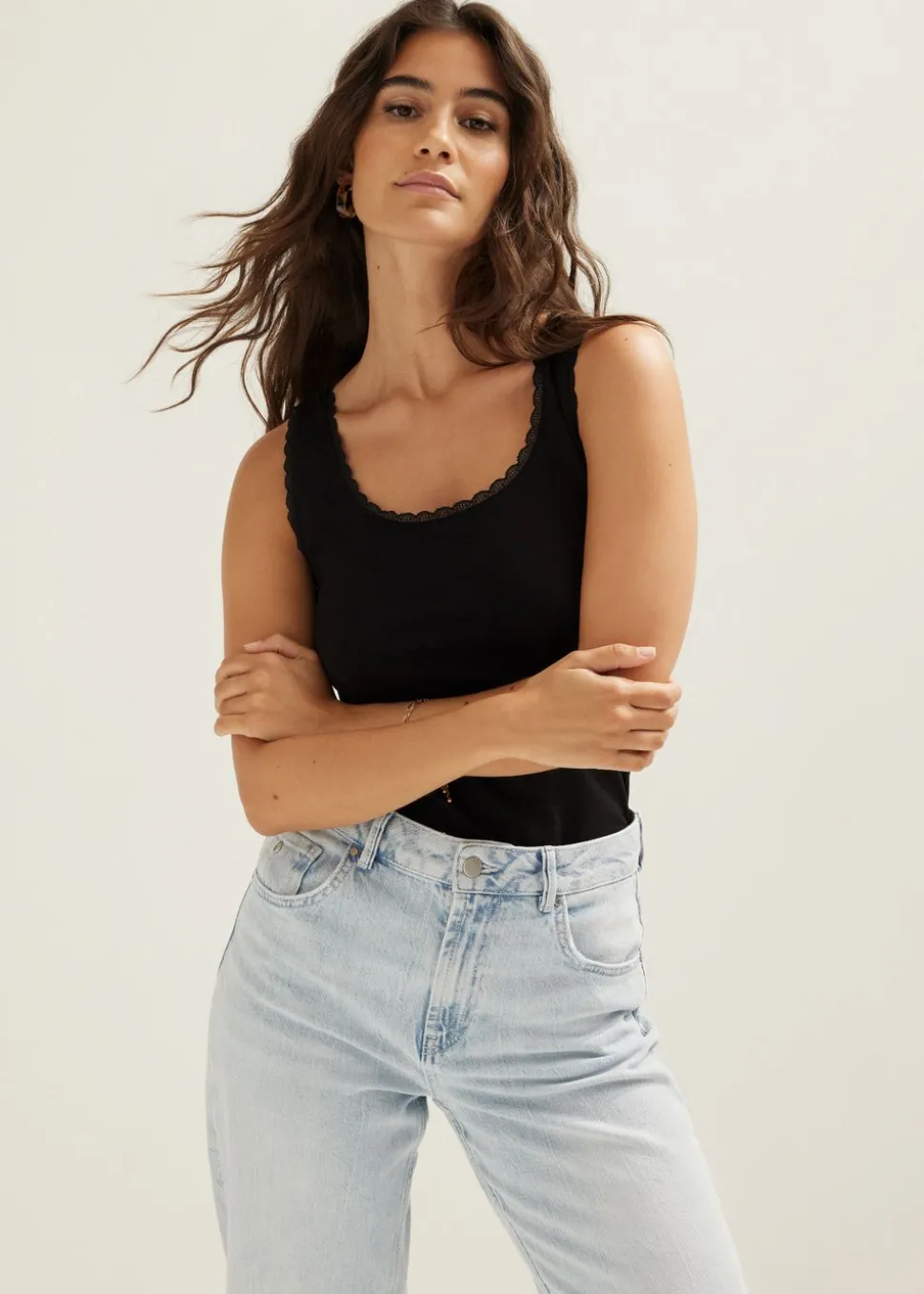 Basic singlet met kant