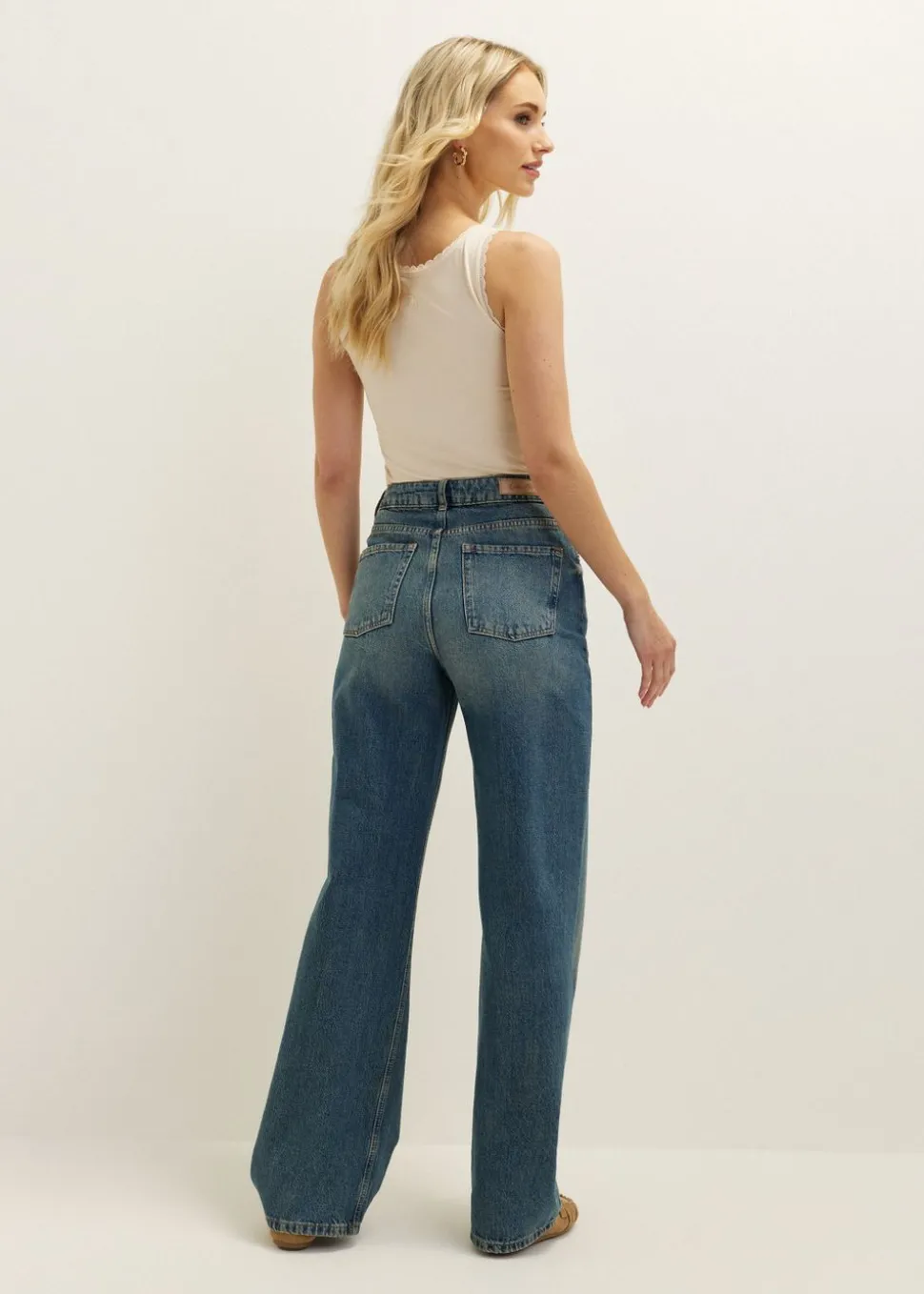 Basic singlet met kant