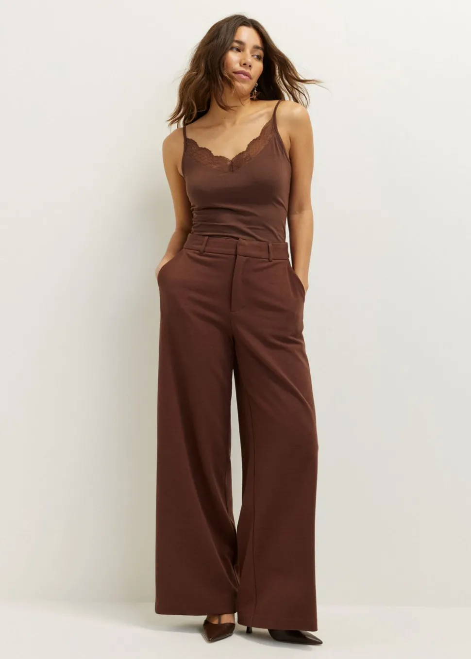 Basic singlet met kant