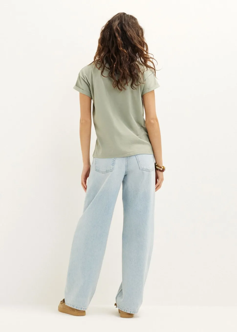 Basic T-shirt met opgerolde mouw