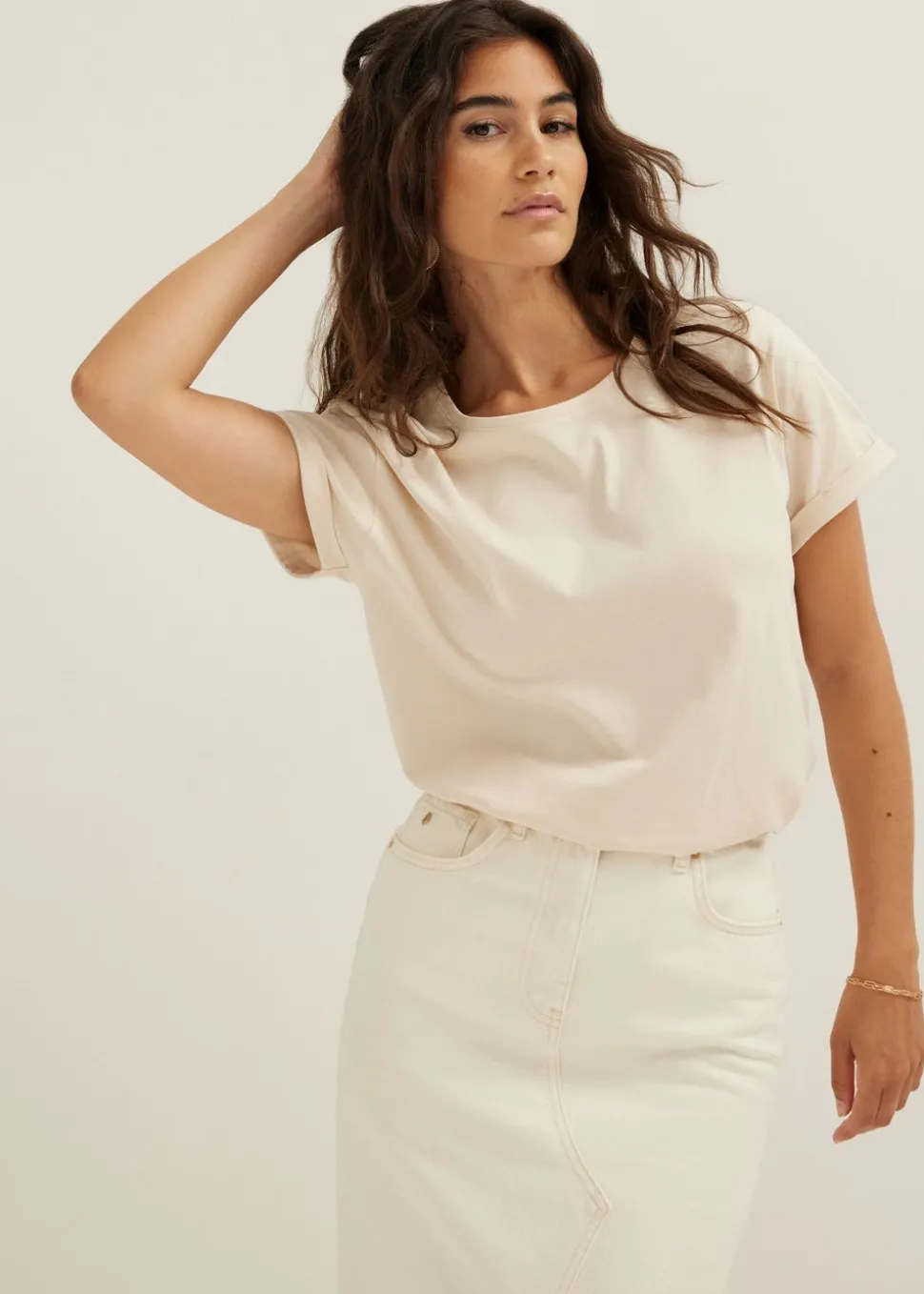 Basic T-shirt met opgerolde mouw