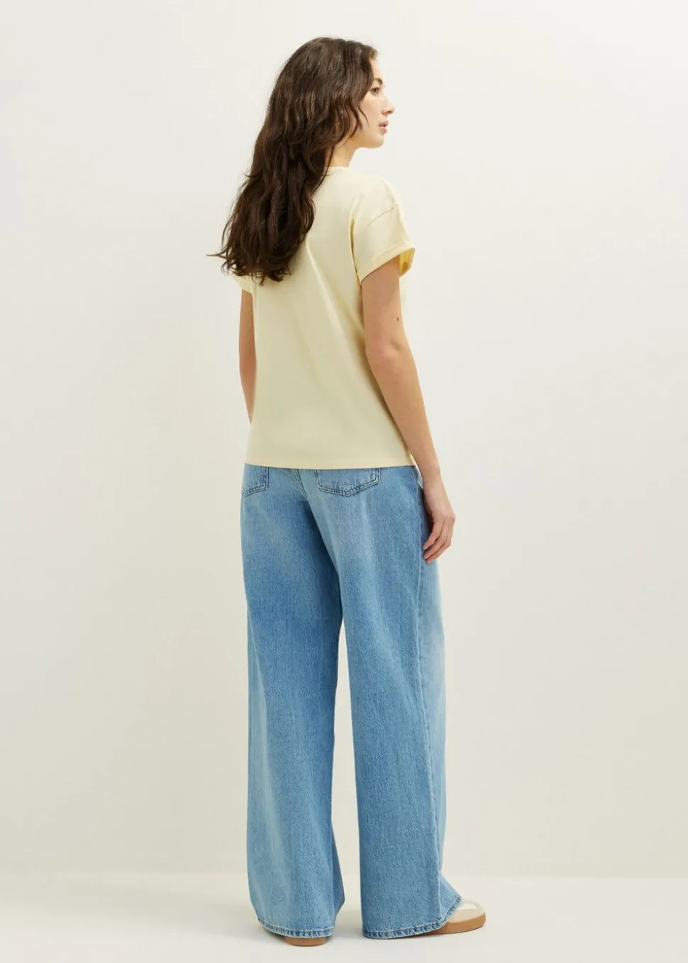 Basic T-shirt met opgerolde mouw