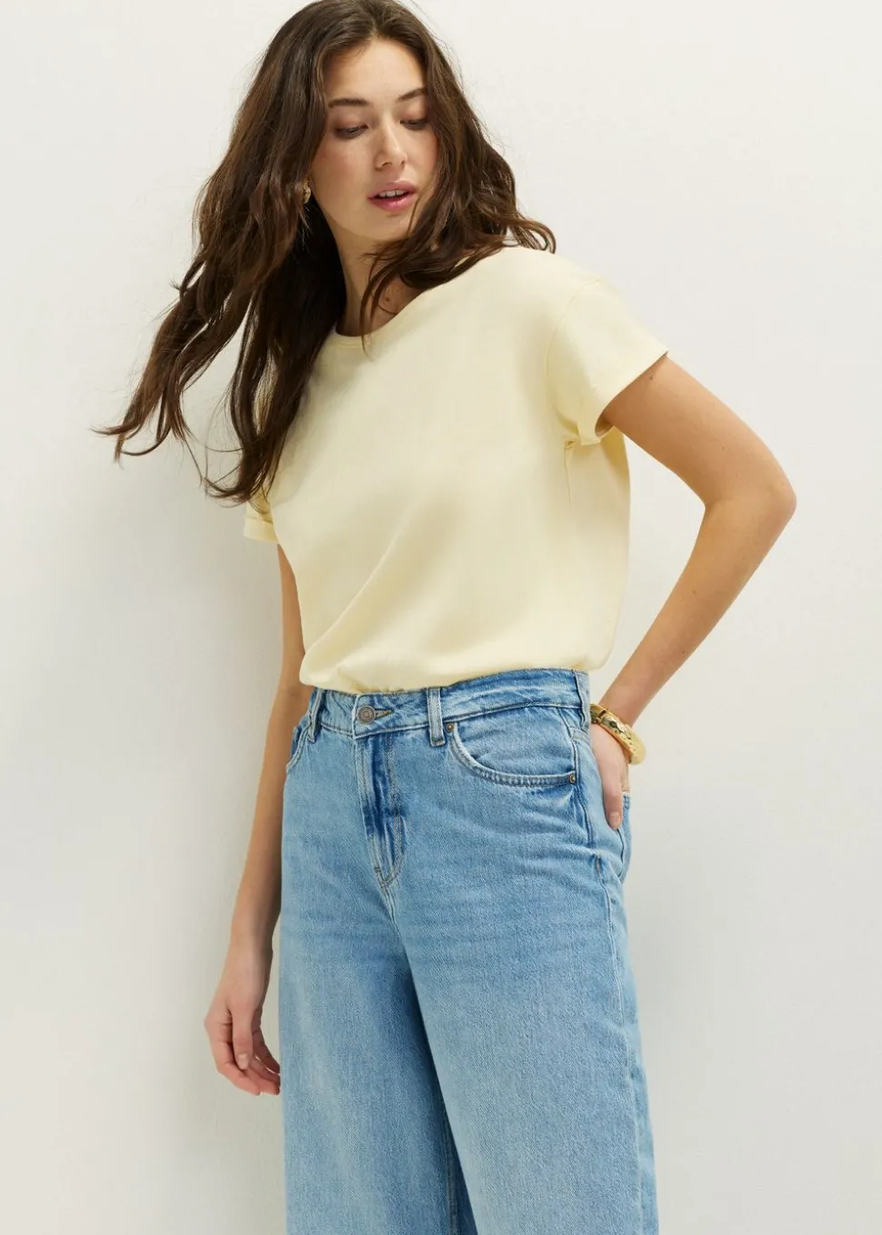 Basic T-shirt met opgerolde mouw