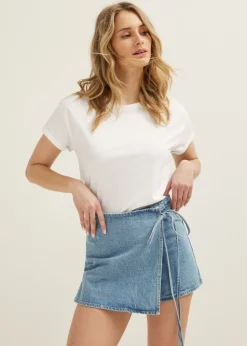 Basic T-shirt met opgerolde mouw