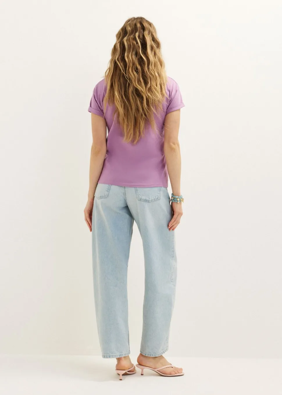Basic T-shirt met opgerolde mouw