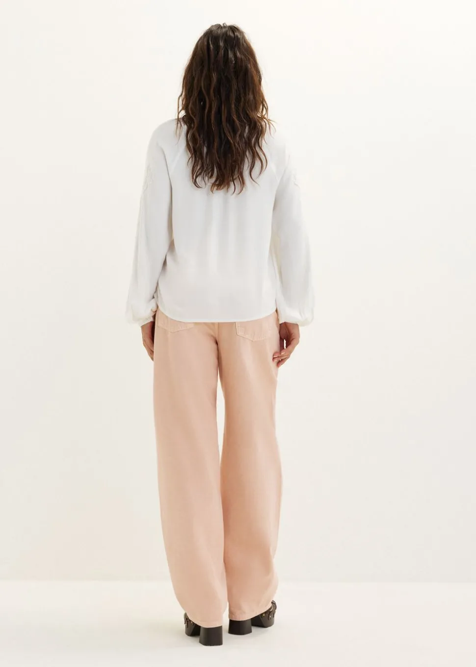 Blouse met borduursel
