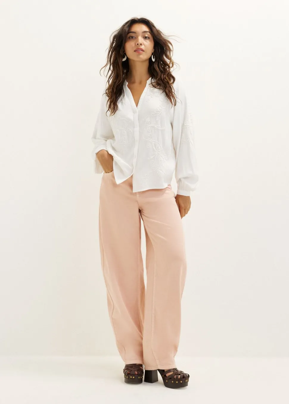 Blouse met borduursel