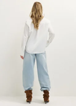 Geborduurde kanten blouse