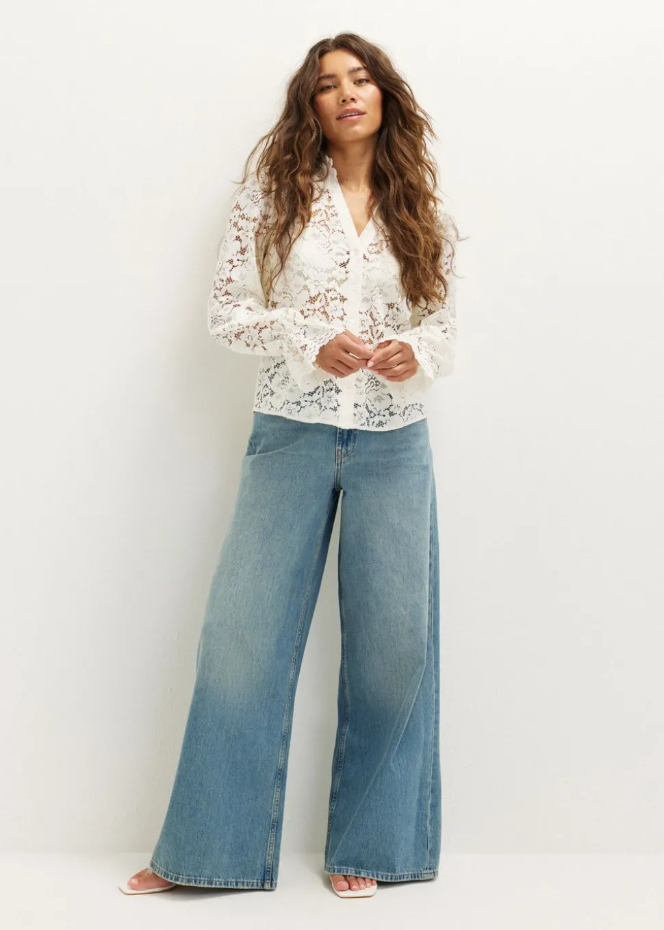 Kanten blouse met ruches