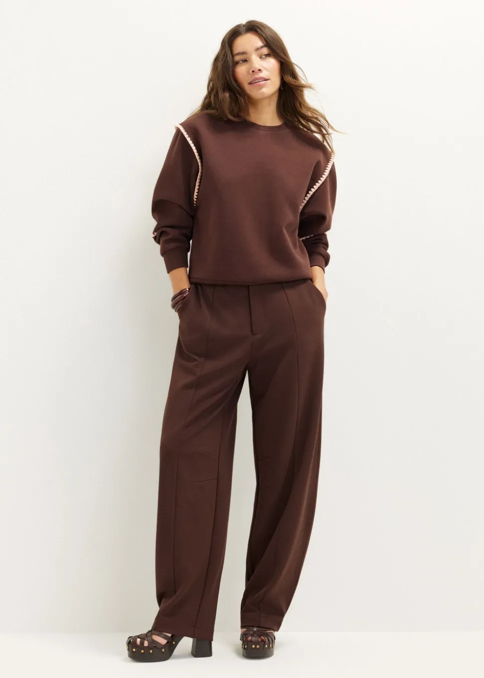 Sweater met feston details